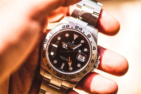 hoe wind je een rolex op|how to wind a Rolex date.